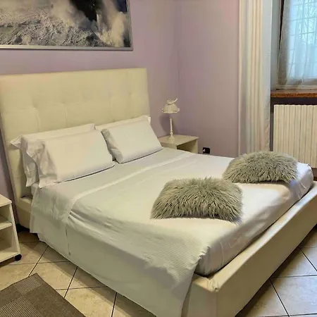 Monolocale In Piazza Isolo Апартаменты *