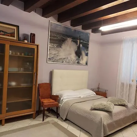 Monolocale In Piazza Isolo Apartment