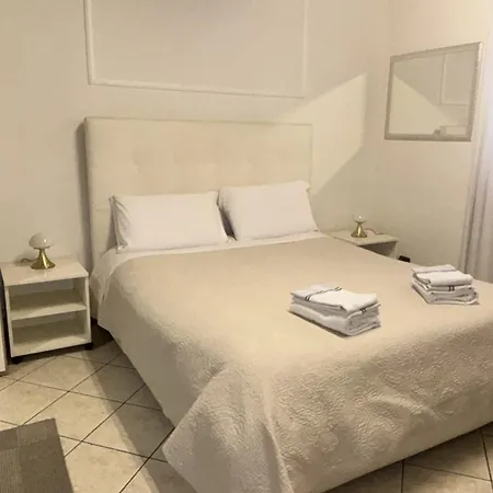 Apartamento Monolocale In Piazza Isolo Verona
