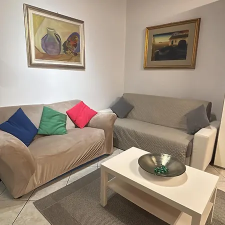 Apartamento Monolocale In Piazza Isolo